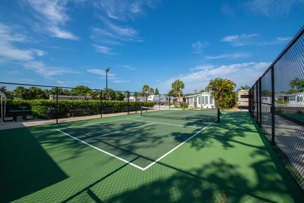 Groves Rv Resort Harlem Heights Eksteriør bilde