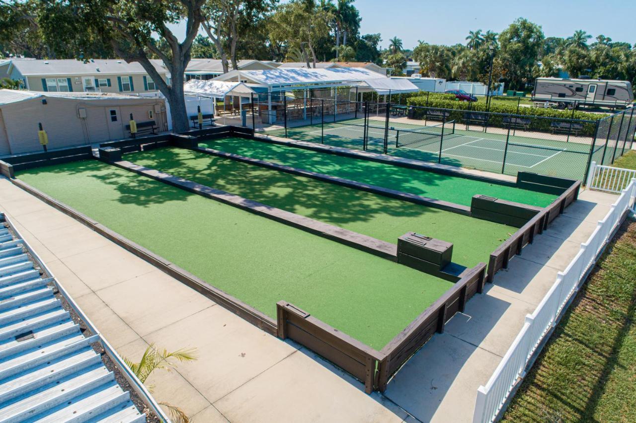 Groves Rv Resort Harlem Heights Eksteriør bilde
